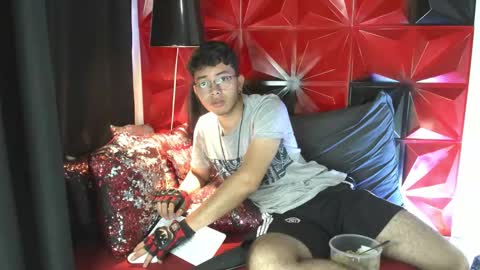 Snapshot of alexy_re chatting on 11-17-25, 05:30 alexy re online show from 11-17-25, 05:30