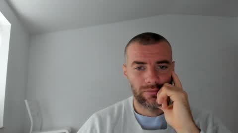 Snapshot of alfiesolomons87 chatting on 10-13-25, 07:41 alfiesolomons87 online show from 10-13-25, 07:41