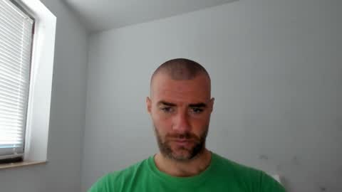 Snapshot of alfiesolomons87 chatting on 10-27-25, 09:46 alfiesolomons87 online show from 10-27-25, 09:46