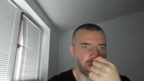 Snapshot of alfiesolomons87 chatting on 11-27-25, 08:27 alfiesolomons87 online show from 11-27-25, 08:27