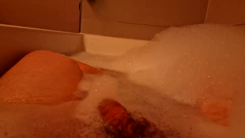 Snapshot of alfred2349 chatting on 11-25-25, 04:40 alfred2349 online show from 11-25-25, 04:40