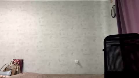 Snapshot of alfrediamordino chatting on 10-17-25, 12:19 Alice online show from 10-17-25, 12:19