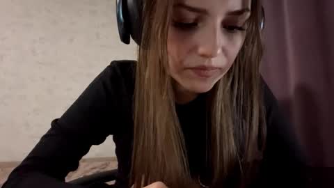 Snapshot of alfrediamordino chatting on 10-18-25, 10:32 Alice online show from 10-18-25, 10:32