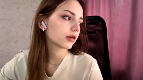 Snapshot of alfrediamordino chatting on 10-29-25, 09:11 Alice online show from 10-29-25, 09:11