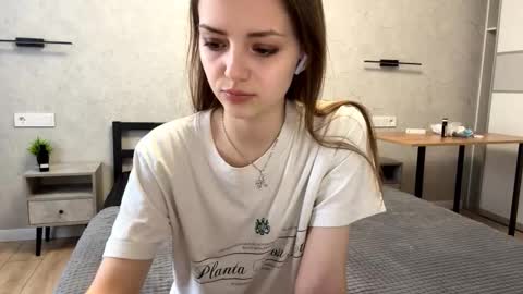 Snapshot of alfrediamordino chatting on 11-22-25, 11:09 Alice online show from 11-22-25, 11:09