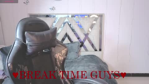 Carolina Join The Fan Club  online show from 11-22-25, 01:37