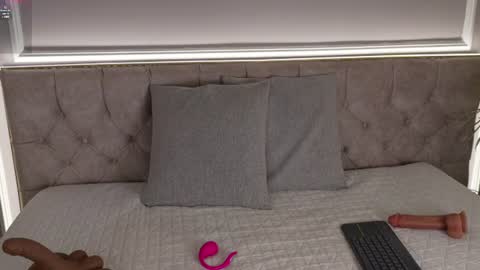 Snapshot of ali_miko_ chatting on 07-18-26, 12:09 Ali online show from 07-18-26, 12:09