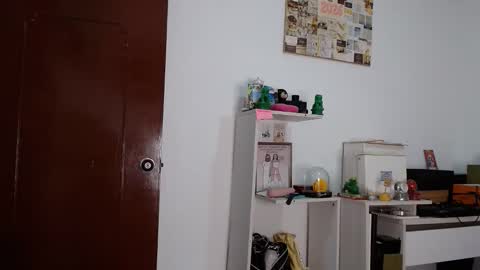 Snapshot of alia054 chatting on 05-05-26, 12:46 Alia online show from 05-05-26, 12:46