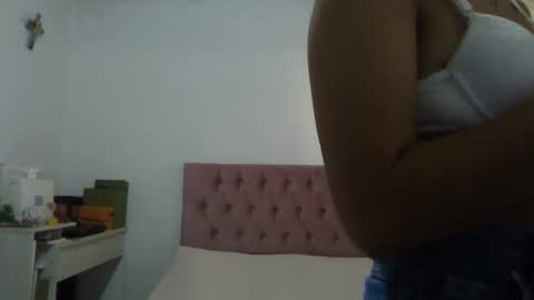 Snapshot of alia_lombardi chatting on 01-25-25, 12:47 Alia Anjali online show from 01-25-25, 12:47