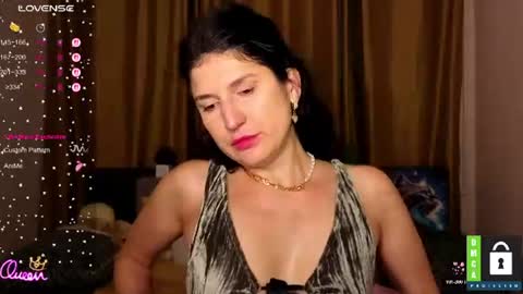 Snapshot of alianna_solo_kiss chatting on 06-12-26, 05:39 Alianna online show from 06-12-26, 05:39