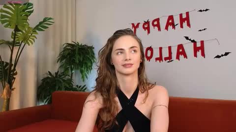 Snapshot of alicat_ chatting on 10-26-25, 03:01 Alicia online show from 10-26-25, 03:01