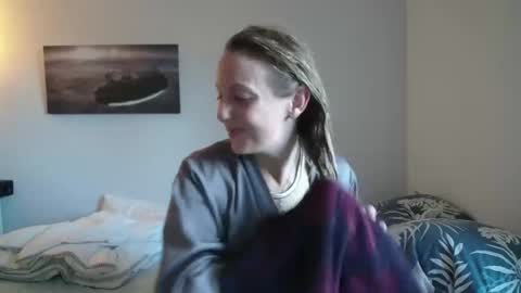 Snapshot of alice8363 chatting on 12-07-24, 01:51 Alice online show from 12-07-24, 01:51