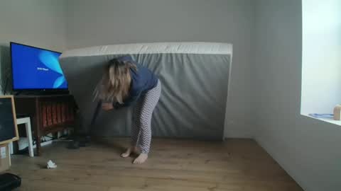 Snapshot of alice8363 chatting on 02-19-25, 07:28 Alice online show from 02-19-25, 07:28