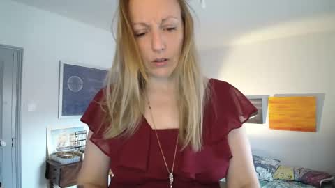 Snapshot of alice8363 chatting on 10-28-25, 07:56 Alice online show from 10-28-25, 07:56