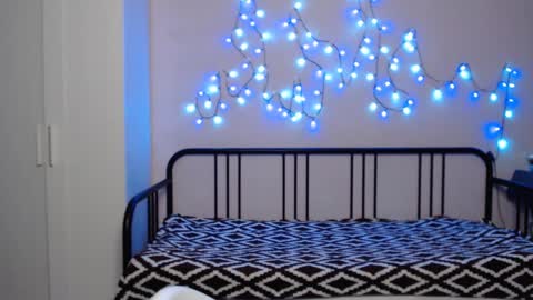 Snapshot of alice_________________________ chatting on 12-01-24, 10:53 Alice online show from 12-01-24, 10:53