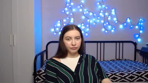 Snapshot of alice_________________________ chatting on 12-02-24, 01:35 Alice online show from 12-02-24, 01:35