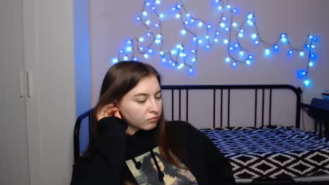 Snapshot of alice_________________________ chatting on 12-03-24, 09:56 Alice online show from 12-03-24, 09:56