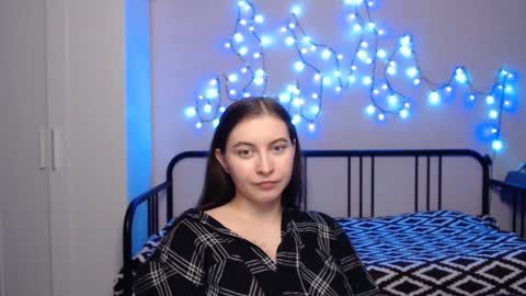 Snapshot of alice_________________________ chatting on 12-13-24, 02:21 Alice online show from 12-13-24, 02:21