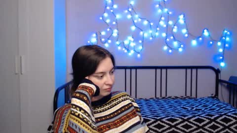 Snapshot of alice_________________________ chatting on 12-25-24, 09:33 Alice online show from 12-25-24, 09:33