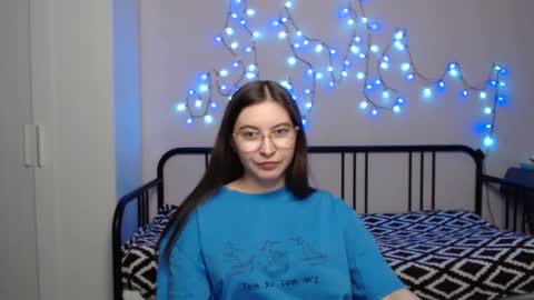 Snapshot of alice_________________________ chatting on 01-13-25, 04:30 Alice online show from 01-13-25, 04:30