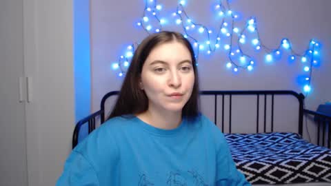 Snapshot of alice_________________________ chatting on 01-14-25, 08:04 Alice online show from 01-14-25, 08:04