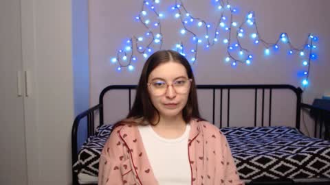 Snapshot of alice_________________________ chatting on 01-16-25, 10:55 Alice online show from 01-16-25, 10:55