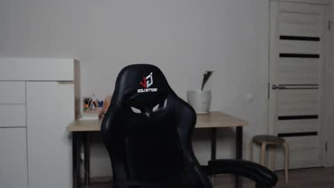 Snapshot of alice_________________________ chatting on 03-02-25, 06:30 Alice online show from 03-02-25, 06:30