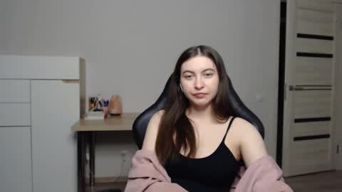 Snapshot of alice_________________________ chatting on 03-05-25, 11:49 Alice online show from 03-05-25, 11:49