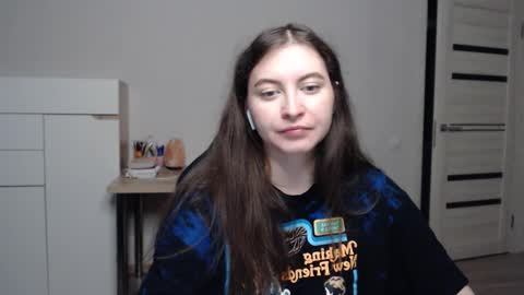 Snapshot of alice_________________________ chatting on 03-10-25, 08:23 Alice online show from 03-10-25, 08:23