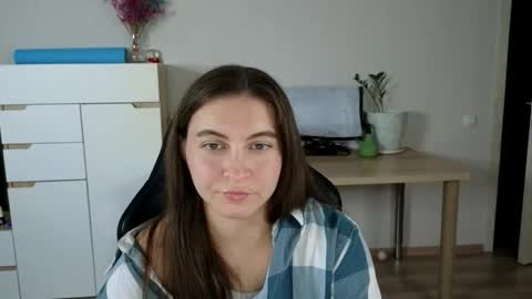 Snapshot of alice_________________________ chatting on 09-15-25, 06:52 Alice online show from 09-15-25, 06:52