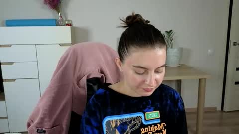 Snapshot of alice_________________________ chatting on 09-21-25, 05:47 Alice online show from 09-21-25, 05:47