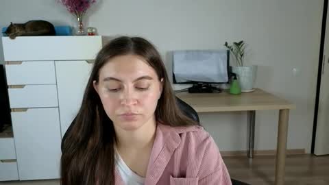 Snapshot of alice_________________________ chatting on 09-26-25, 06:56 Alice online show from 09-26-25, 06:56