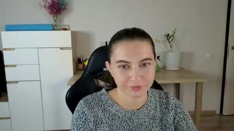 Snapshot of alice_________________________ chatting on 10-18-25, 08:20 Alice online show from 10-18-25, 08:20