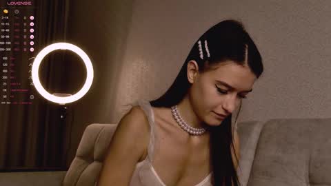 Snapshot of alice__grace_ chatting on 10-09-25, 08:29 your Alice online show from 10-09-25, 08:29