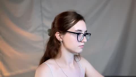 Snapshot of alice_alarcon chatting on 11-06-25, 12:50 Hey Im Alice online show from 11-06-25, 12:50