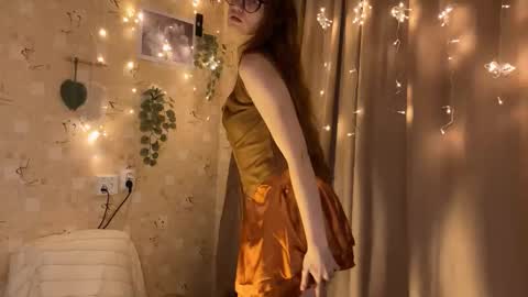 Snapshot of alice_alarcon chatting on 11-29-25, 10:24 Hey Im Alice online show from 11-29-25, 10:24