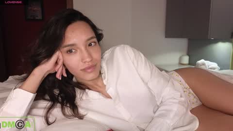 Snapshot of alice_bane chatting on 01-04-25, 09:52 A R Y A T I A online show from 01-04-25, 09:52