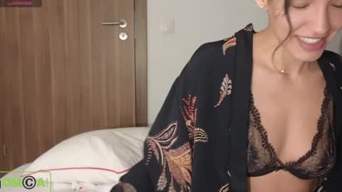 Snapshot of alice_bane chatting on 01-05-25, 07:49 A R Y A T I A online show from 01-05-25, 07:49