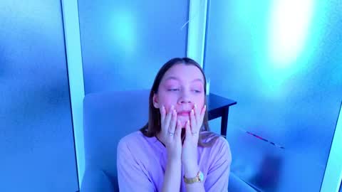 Snapshot of alice_charmy chatting on 02-15-25, 05:30 Alice in Wonderland online show from 02-15-25, 05:30