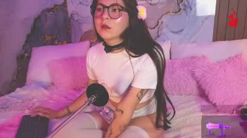 Mey online show from 05-15-26, 03:19