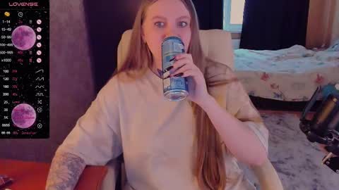 Snapshot of alice_dreamgirl_ chatting on 12-17-24, 10:12 Alice 3 online show from 12-17-24, 10:12