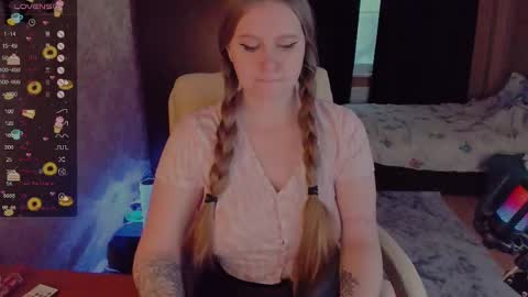 Snapshot of alice_dreamgirl_ chatting on 12-23-24, 12:08 Alice 3 online show from 12-23-24, 12:08