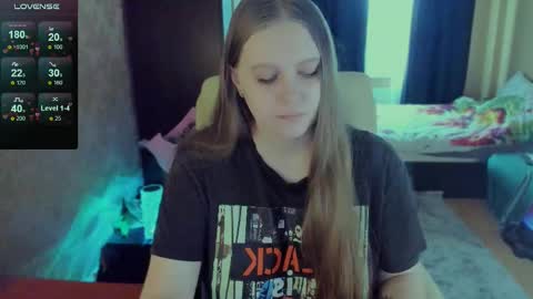 Snapshot of alice_dreamgirl_ chatting on 03-08-25, 10:22 Alice 3 online show from 03-08-25, 10:22