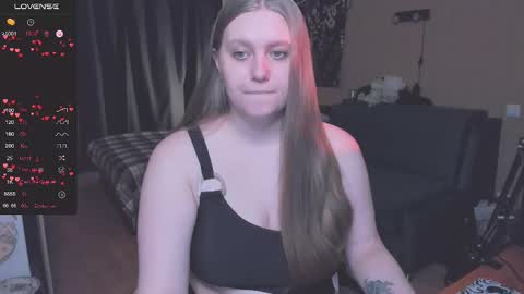 Snapshot of alice_dreamgirl_ chatting on 09-29-25, 09:03 Alice 3 online show from 09-29-25, 09:03