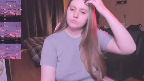 Snapshot of alice_dreamgirl_ chatting on 10-15-25, 09:42 Alice 3 online show from 10-15-25, 09:42