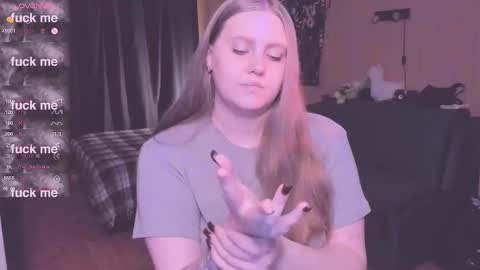 Snapshot of alice_dreamgirl_ chatting on 10-16-25, 11:22 Alice 3 online show from 10-16-25, 11:22