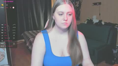 Snapshot of alice_dreamgirl_ chatting on 10-21-25, 11:55 Alice 3 online show from 10-21-25, 11:55