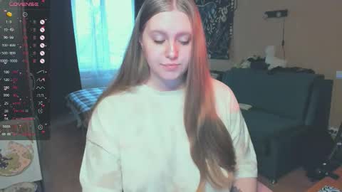 Snapshot of alice_dreamgirl_ chatting on 10-26-25, 12:00 Alice 3 online show from 10-26-25, 12:00