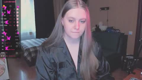 Snapshot of alice_dreamgirl_ chatting on 11-05-25, 12:05 Alice 3 online show from 11-05-25, 12:05