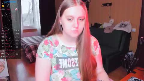 Snapshot of alice_dreamgirl_ chatting on 11-23-25, 11:54 Alice 3 online show from 11-23-25, 11:54